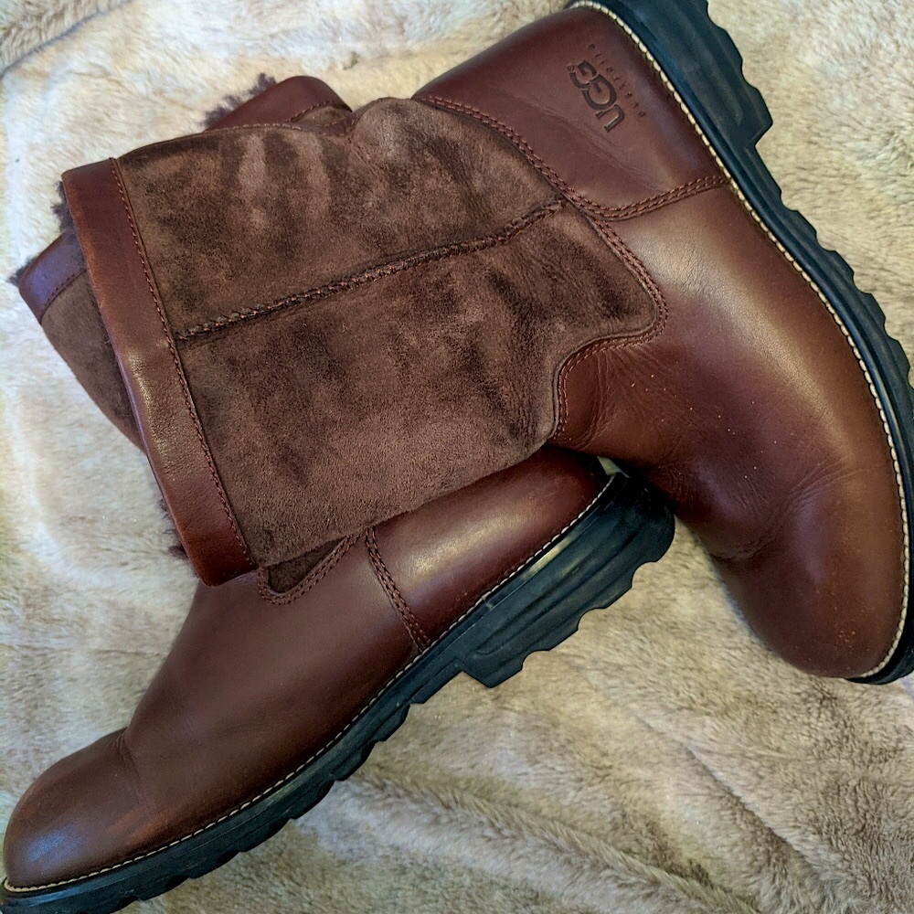 Ugg Australia Genuine Sheepskin/Leather boots